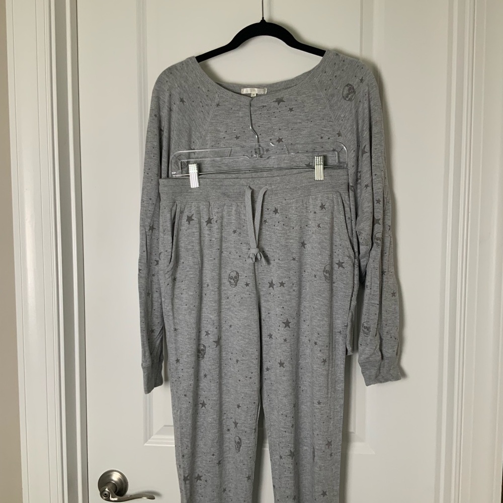 Z Supply Grey skull lounge set-medium